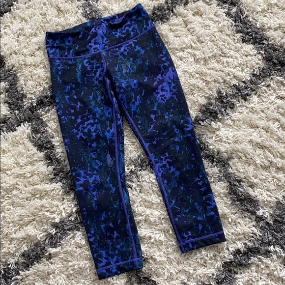 lululemon athletica Pants - Lululemon Wunder Under Crop Capri Leggings
